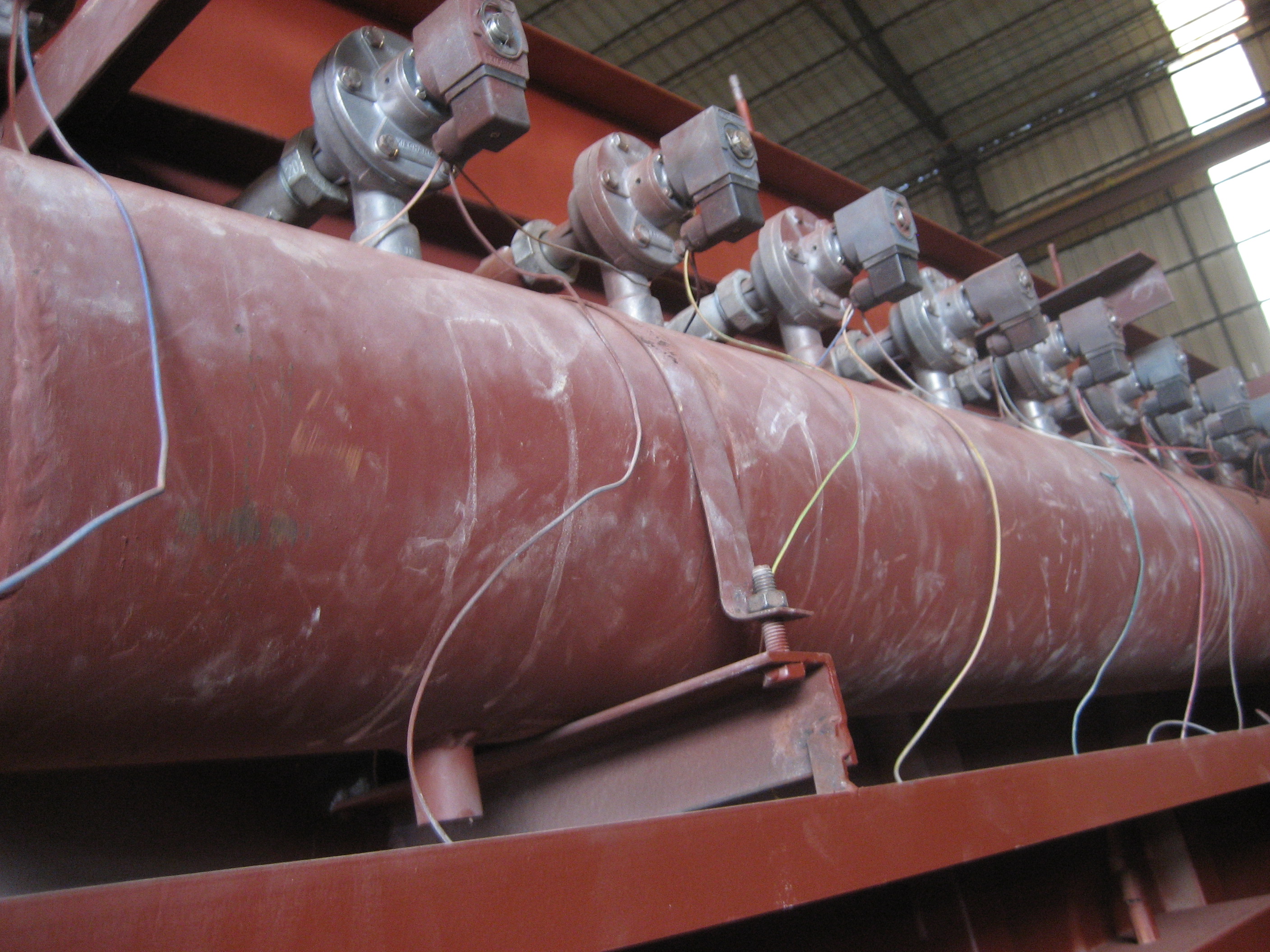 Pulse valve dust collector